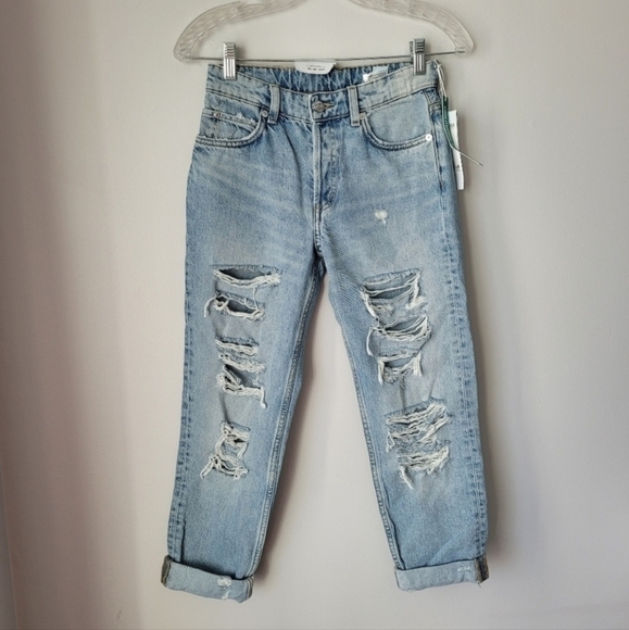 H & M Boyfriend Distressed Jeans. - Picture 2 of 6